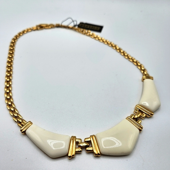 NEW VINTAGE Citation Cream Enamel Panel Statement Gold Tone Necklace - Picture 7 of 7